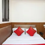 Deluxe Mahesh Inn Near New Delhi Railway Station